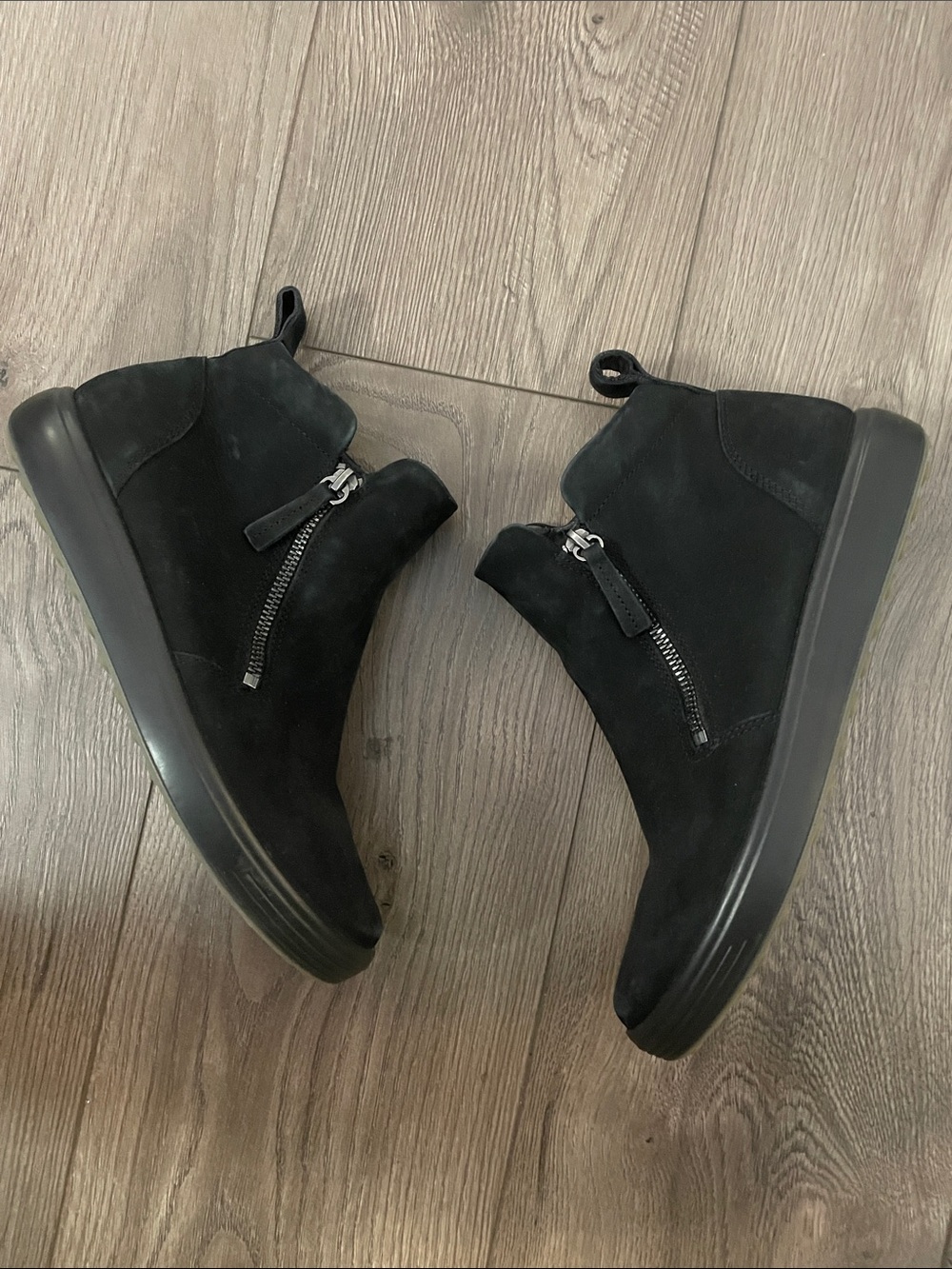 ECCO Suede Leather Side Zip Bootie Sz:9-9.5 Black